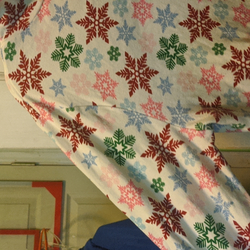 Colorful Snowflake Print Turtle Neck - Picture 4 of 6